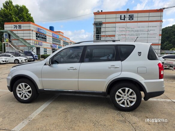 2014 SsangYong Rexton III, серебристый, 1440000 рублей - вид 3