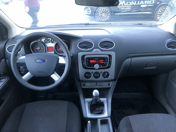 2010 Ford Focus II Рестайлинг, чёрный - вид 9