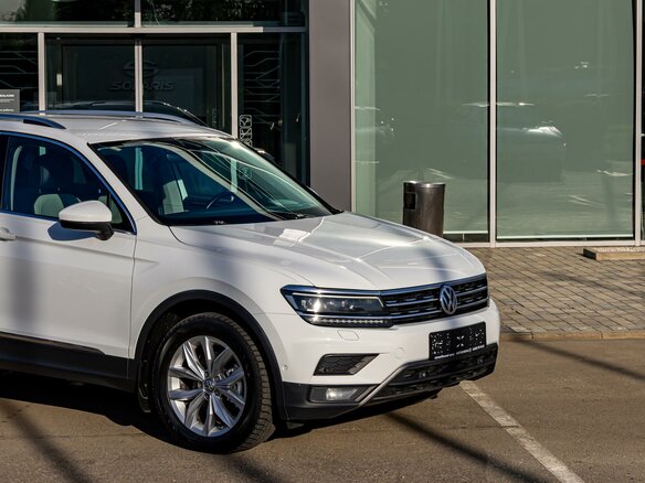 2018 Volkswagen Tiguan II, белый, 2275000 рублей - вид 7