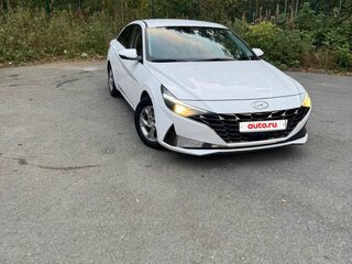 2020 Hyundai Avante VII, белый, 1600000 рублей, вид 1