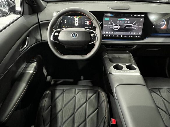 2025 Changan CS75 Plus IV, чёрный - вид 11