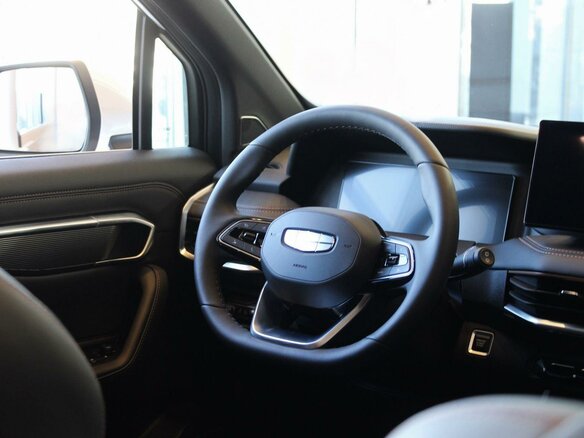 2026 Geely Okavango I Рестайлинг, белый - вид 23