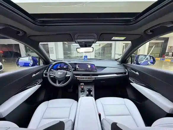 2024 Cadillac XT4 I Рестайлинг, синий, 3797099 рублей - вид 5