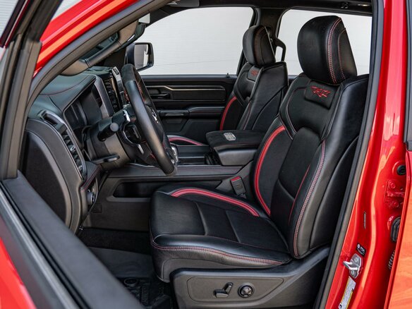 2022 Ram 1500 Crew Cab TRX V, красный - вид 11