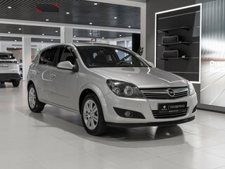 2011 Opel Astra H Рестайлинг, серебристый, 630000 рублей, вид 2