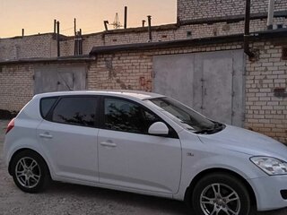2009 Kia Ceed I, белый, 565000 рублей, вид 4