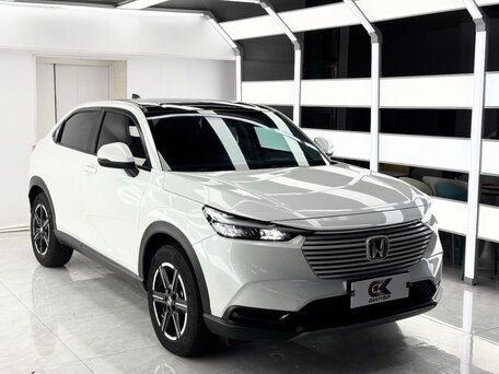 2023 Honda Vezel II, белый, 1870000 рублей, вид 3