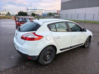 2014 Renault Megane III Рестайлинг, белый, 598000 рублей, вид 5