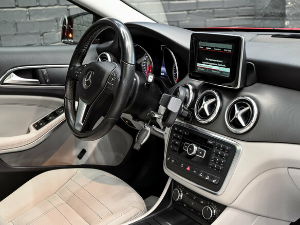 2014 Mercedes-Benz GLA 250 I (X156), красный - вид 17