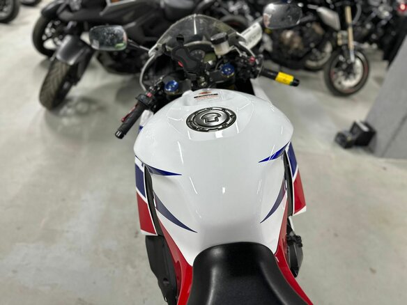 2013 Honda CBR 600RR, белый, 780000 рублей - вид 15