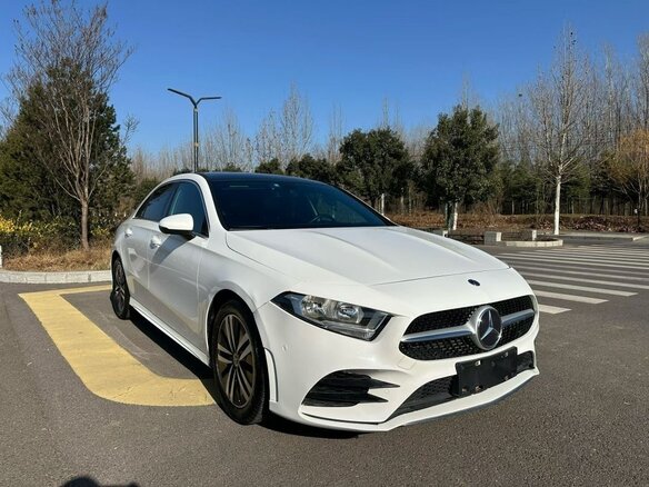2020 Mercedes-Benz A-Класс 180 Long IV (W177), белый, 1630000 рублей - вид 2