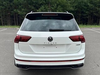2020 Volkswagen Tiguan II Рестайлинг, белый, 2350000 рублей, вид 2
