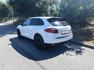 2013 Porsche Cayenne II (958), белый, 3200000 рублей, вид 3
