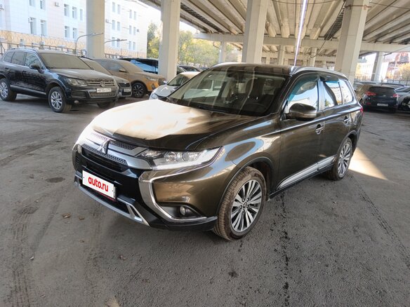 2020 Mitsubishi Outlander III Рестайлинг 3, коричневый, 1877833 рублей - вид 1
