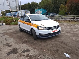 2018 Volkswagen Polo V Рестайлинг, белый, 400000 рублей, вид 2