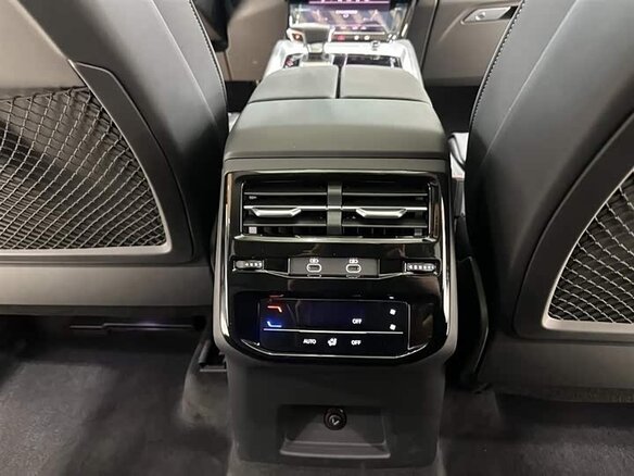 2026 Audi Q6 40 TFSI, чёрный - вид 9