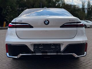 2026 BMW 7 серии 740d xDrive VII (G70), белый, 14900000 рублей, вид 5