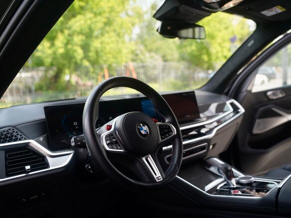 2023 BMW X5 M Competition III (F95) Рестайлинг, чёрный - вид 7