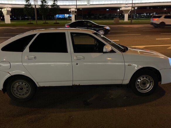 2011 Lada (ВАЗ) Priora I, белый, 320000 рублей - вид 1