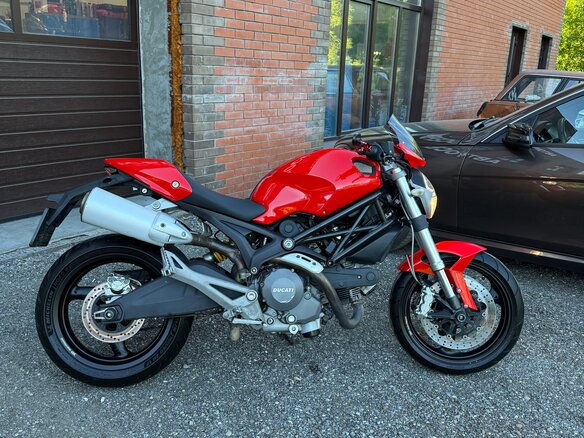 2008 Ducati Monster 696, красный, 420000 рублей - вид 5