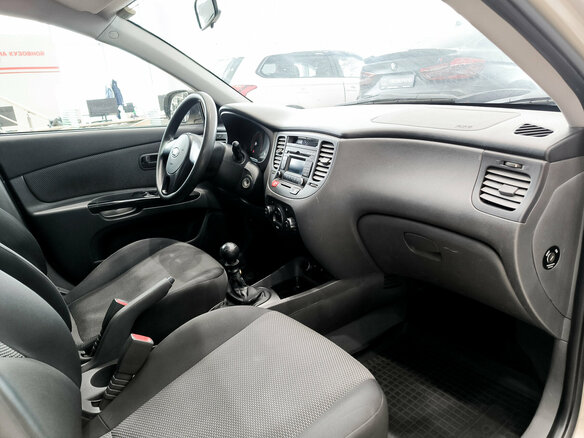 2011 Kia Rio II Рестайлинг, бежевый, 430000 рублей - вид 10