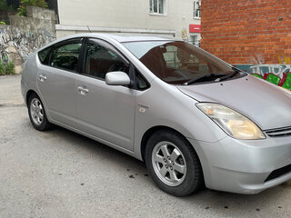 2010 Toyota Prius JDM II Рестайлинг (XW20), серебристый, 585000 рублей, вид 2