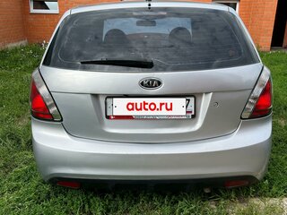 2010 Kia Rio II Рестайлинг, серебристый, 375000 рублей, вид 4