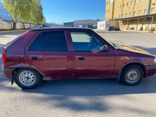 1998 Skoda Felicia I Рестайлинг, пурпурный, 110000 рублей, вид 2