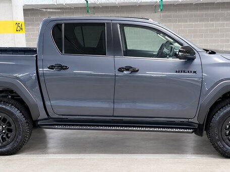 2026 Toyota Hilux IX, серый, 7550000 рублей, вид 2