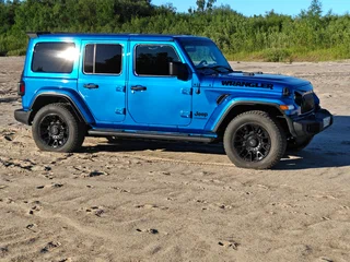 2021 Jeep Wrangler IV (JL), синий, 4250000 рублей, вид 3
