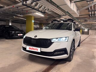 2021 Skoda Octavia IV (A8), белый, 2390000 рублей, вид 4
