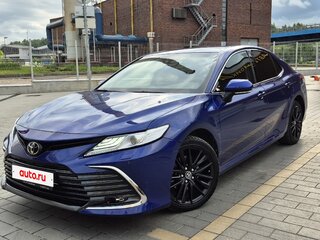 2021 Toyota Camry VIII (XV70) Рестайлинг, синий, 3010000 рублей, вид 1