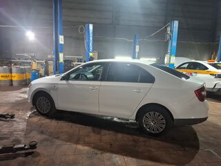 2015 Skoda Rapid I, белый, 600000 рублей, вид 4
