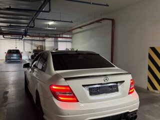 2011 Mercedes-Benz C-Класс 180 BlueEFFICIENCY III (W204) Рестайлинг, белый, 1300000 рублей, вид 3