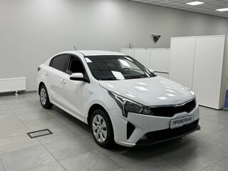 2022 Kia Rio IV Рестайлинг, белый, 1280000 рублей, вид 3