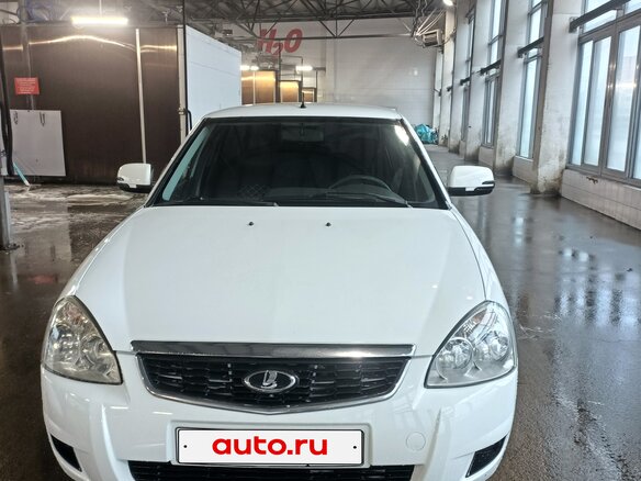 2015 Lada (ВАЗ) Priora I Рестайлинг, белый, 700000 рублей - вид 2