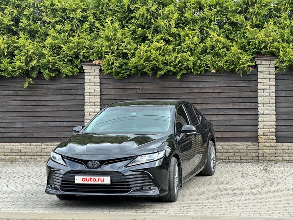 2021 Toyota Camry VIII (XV70) Рестайлинг, чёрный, 2350000 рублей - вид 1