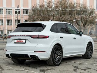 2019 Porsche Cayenne III, белый, 5700000 рублей, вид 5