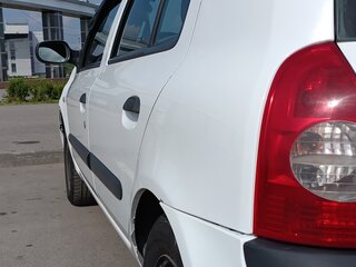 2005 Renault Clio II Рестайлинг 2, белый, 240000 рублей, вид 3