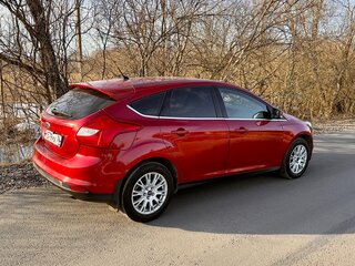 2013 Ford Focus III, красный, 750000 рублей, вид 2