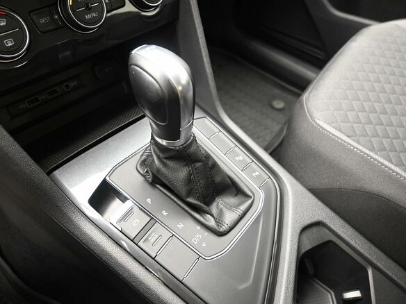 2018 Volkswagen Tiguan II, серебристый, 2035000 рублей - вид 16