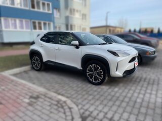 2021 Toyota Yaris Cross I, белый, 2000000 рублей, вид 2