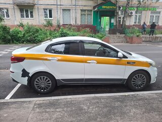 2016 Kia Rio III Рестайлинг, белый, 460000 рублей, вид 2