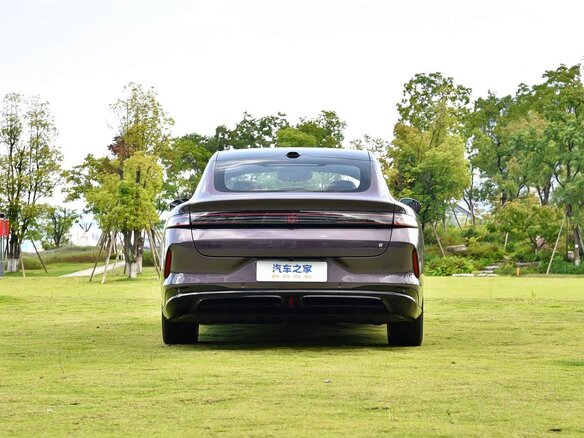 2025 Changan Qiyuan A06 28.39 kWh, фиолетовый - вид 5