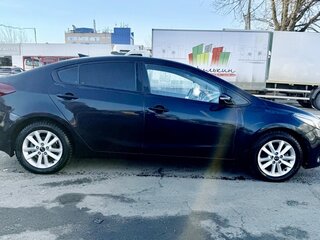 2018 Kia Cerato III Рестайлинг (Classic), синий, 1490000 рублей, вид 3