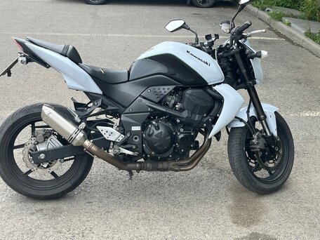 2010 Kawasaki Z 750, белый, 480000 рублей, вид 3