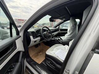 2026 Porsche Cayenne Coupé III Рестайлинг, серый, 22989000 рублей, вид 4