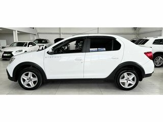 2020 Renault Logan Stepway II Рестайлинг, белый, 1169000 рублей, вид 4