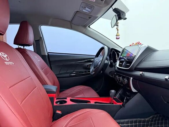 2022 Toyota Yaris L XP150 Рестайлинг, белый, 947000 рублей - вид 12