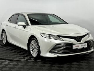 2018 Toyota Camry VIII (XV70), белый, 2570000 рублей, вид 4